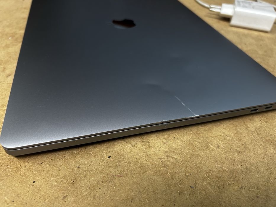 Apple MacBook Pro A2141  Core i9 16-retina | 16GB | 1000GB .2019.
