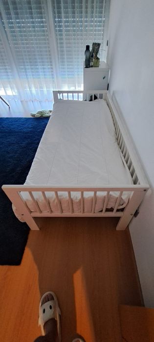 Cama de criança com colchão