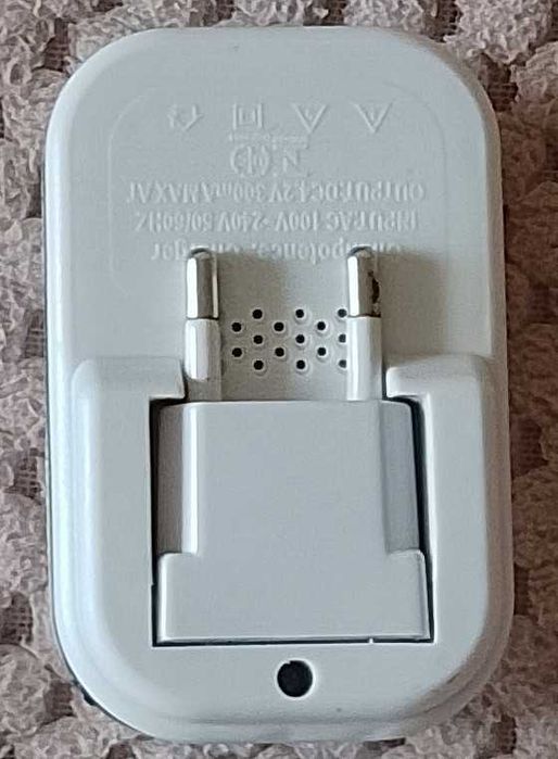 Универсальное зарядное для батарей телефонов