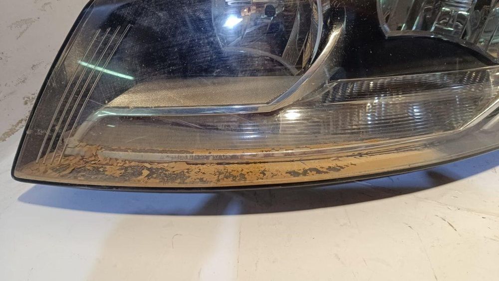 farol esquerdo audi A3 8P1
