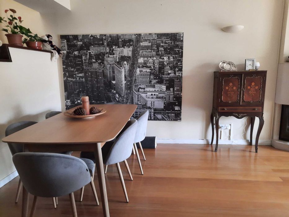 Mesa de jantar extensível em madeira de carvalho