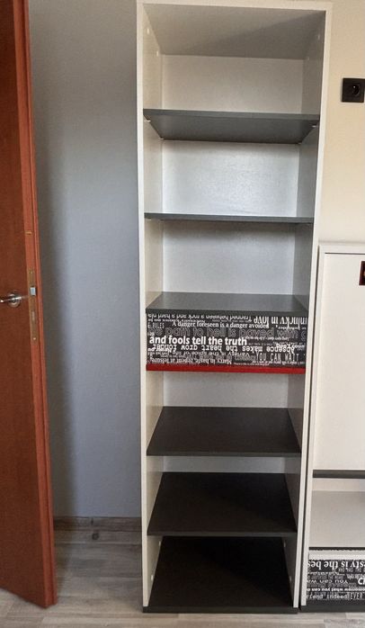 Sprzedam regał w bardzo dobrym stanie