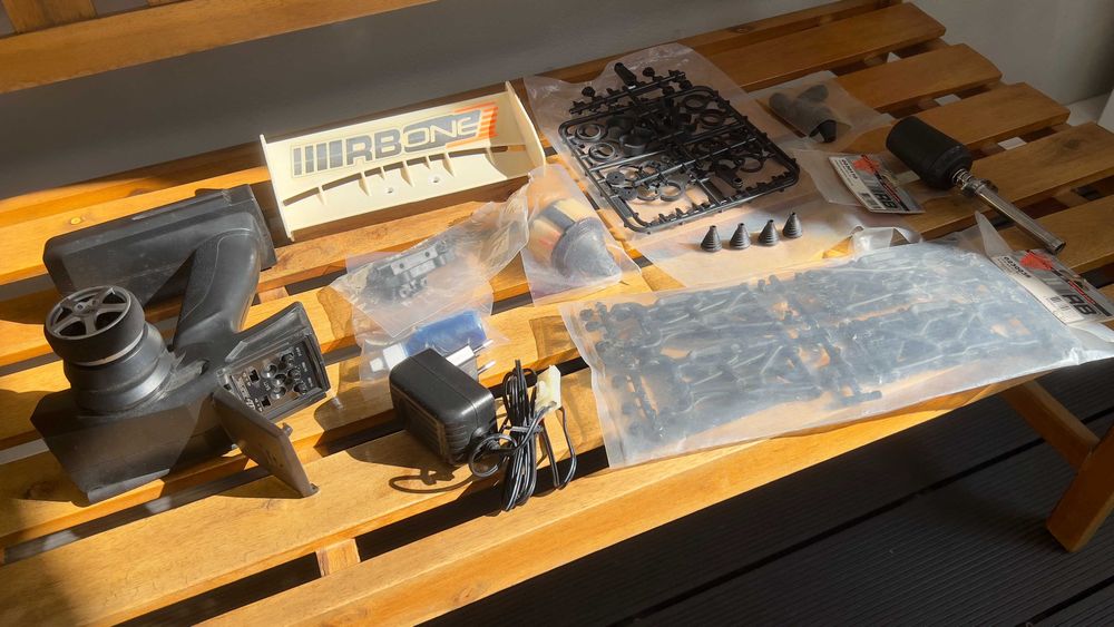 Modelismo - Carro RC 1:8 Nitro RB One com motor LRP ZR.30X - Como Novo