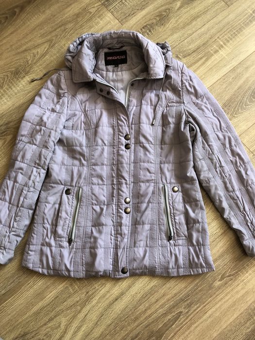 Куртка  жіноча, , тепла осінь, ,виглядає стильно , в гарномк стані