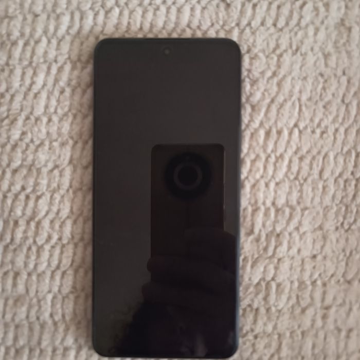 Smartfon Realme 14t, stan idealny