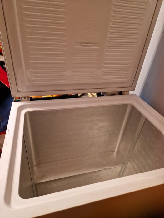 Zamrażarka Whirpool WHS2121