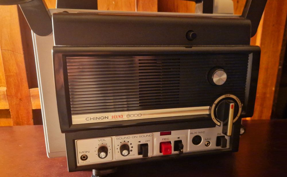 Projetor Super 8 Chinon Sound 8000