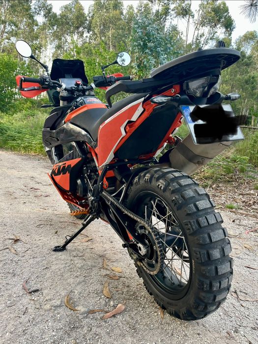 KTM 890 R kit ReBull