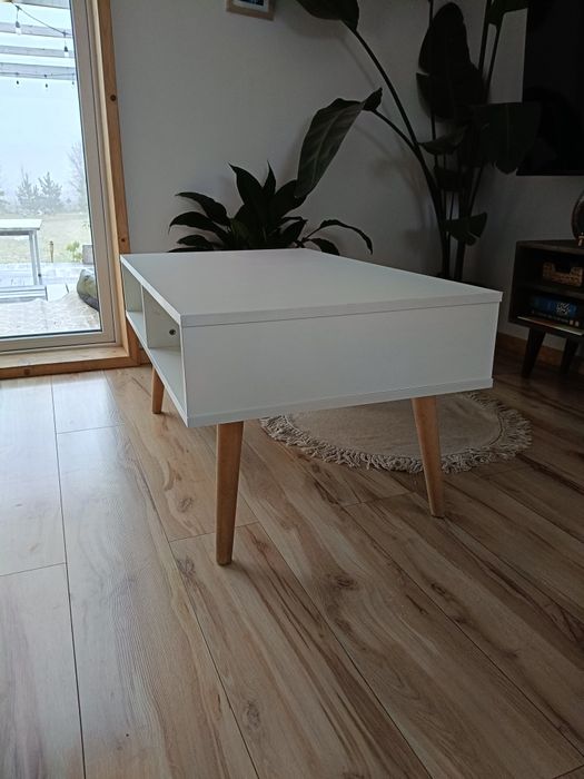 Stolik kawowy biały