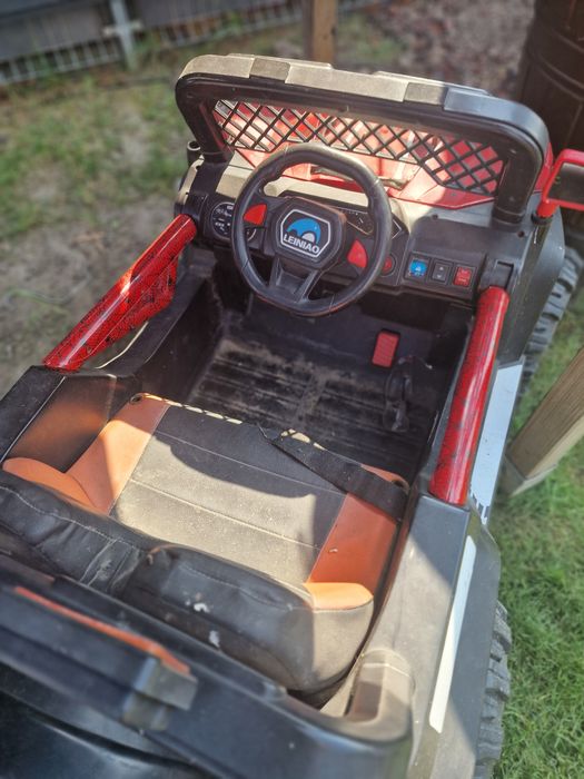 Samochodzik elektryczny