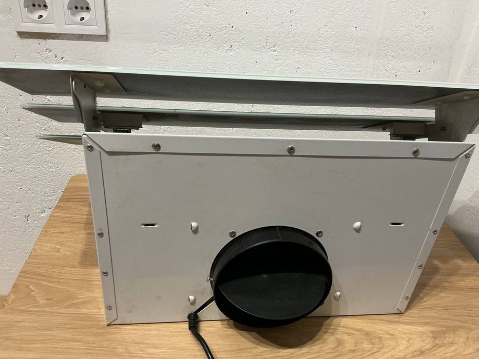 Витяжка нахилена Interline біла