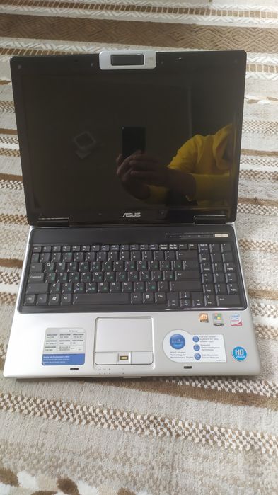 Продам ноутбук робочий