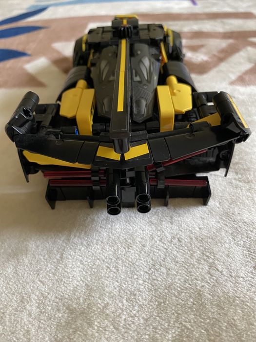 LEGO Bugatti Bolide 9+
