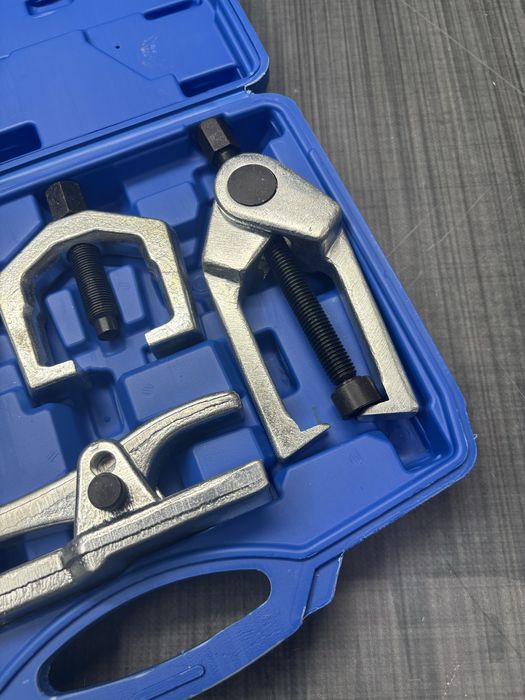 Набір знімачів кульових шарових опор та рульових наконечників FT1657