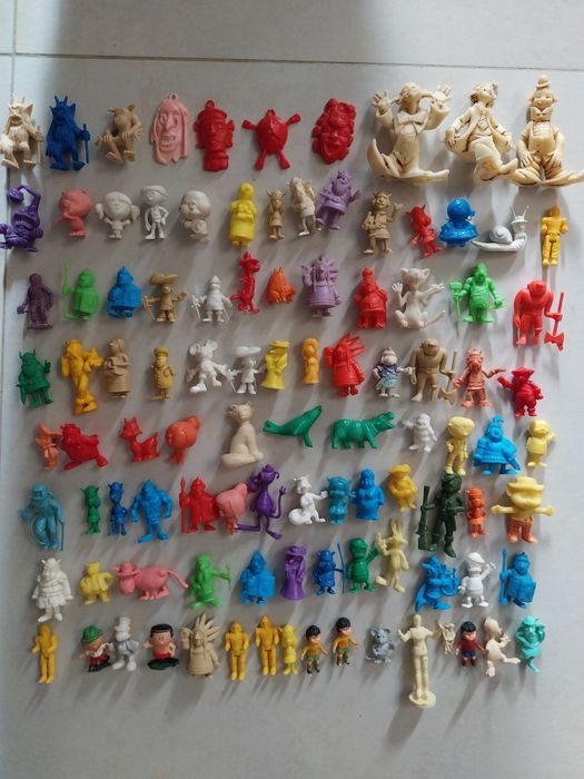 Figuras Monocromáticas - Lote de 102 figuras