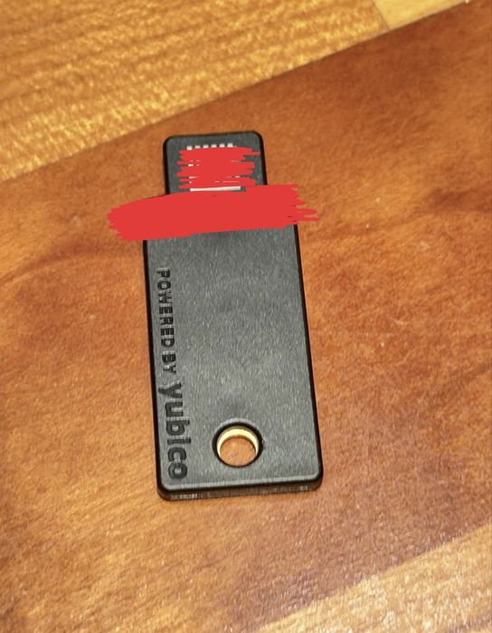 Yubikey 5 NFC | Yubico protege suas contas online de hackers