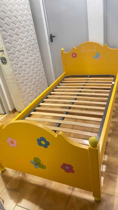 Cama de criança c/pintura personalizada + Estrado + Colchão