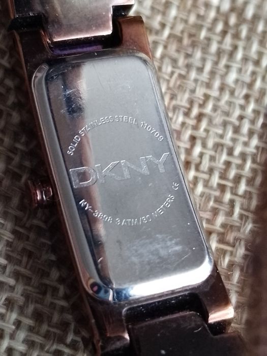 Годинник жіночий кварцевий бренду DKNY