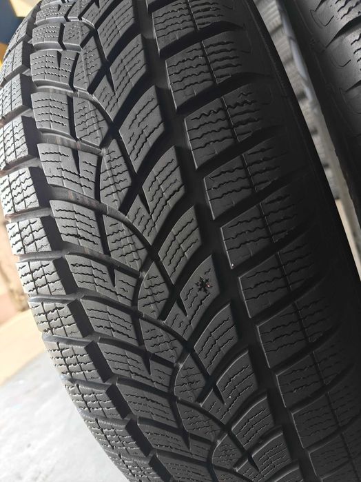 R17 225 65 шини зимові Goodyear Efficient Grip Performance SUV хороший стан Німеччина