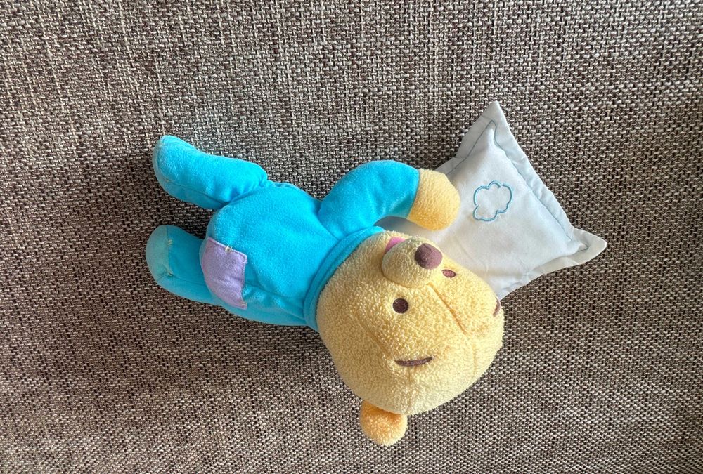 Miś Kubuś Puchatek lamka, światełka i melodie - usypianka