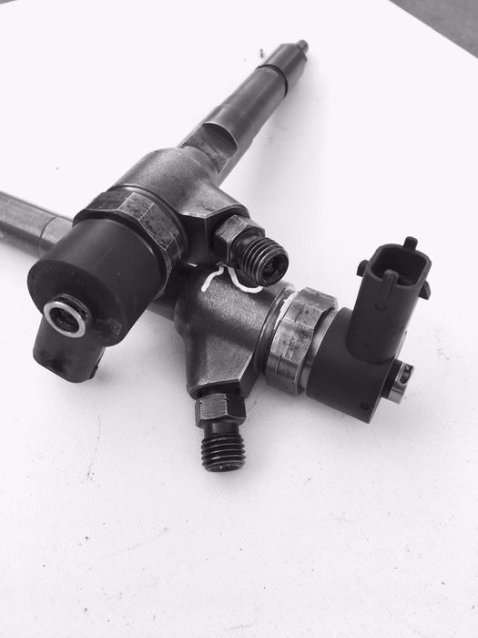 Форсунки 1.3 Опель Комбо Меріва Добло Пунто Фіат 0445110083