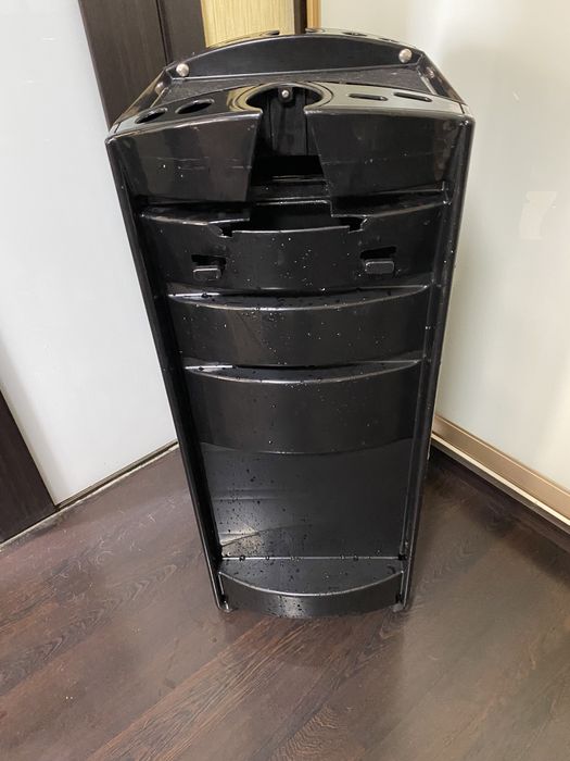 Парихмахерский стол, тележка, кресло парихмахера