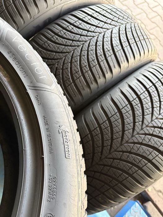 235.50.19 Goodyear Vector 4Seasons Gen-3, 2022rok 6,5mm