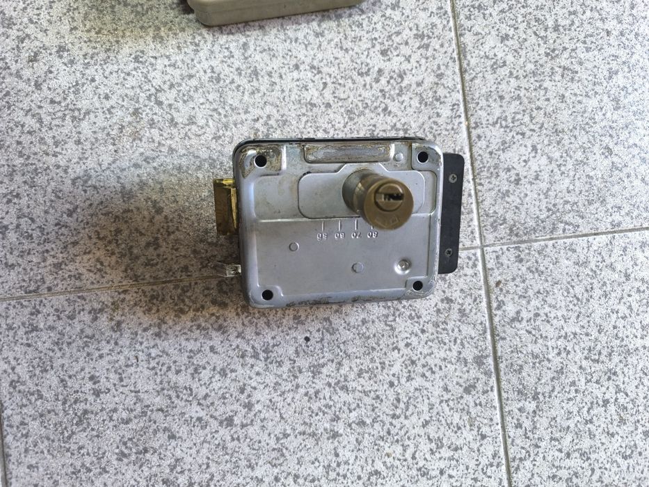Fechadura usadas64751695653763124