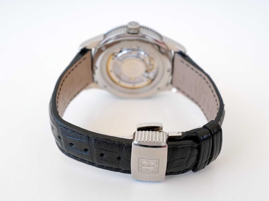 Date Power Reserve 40
