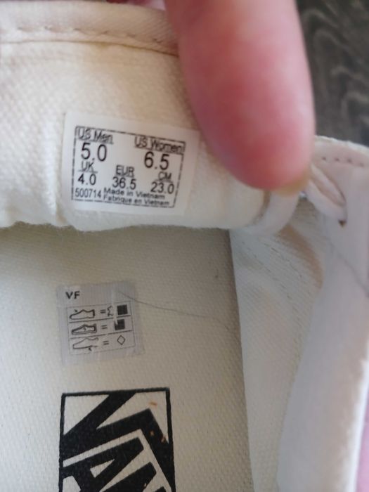 Кеди Vans оригінал ,23,5 см,стан нових (Одягненні один раз,малуваті)