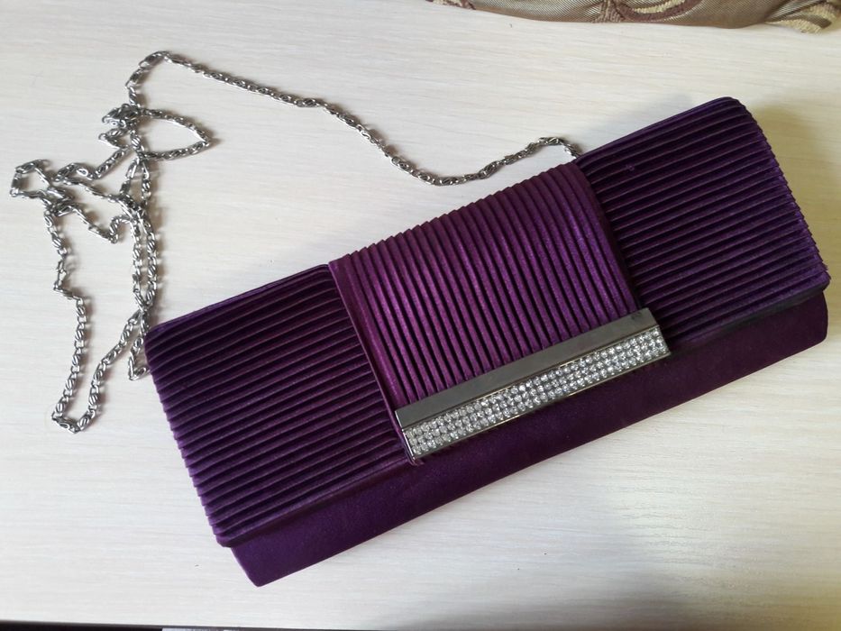 Клатч сумка на цепочке