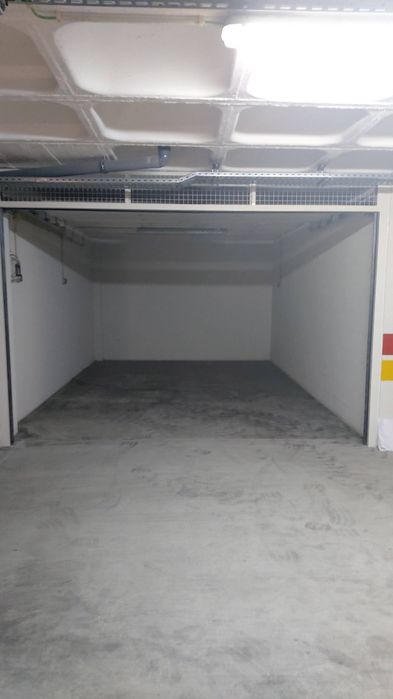 Arrenda-se garagem