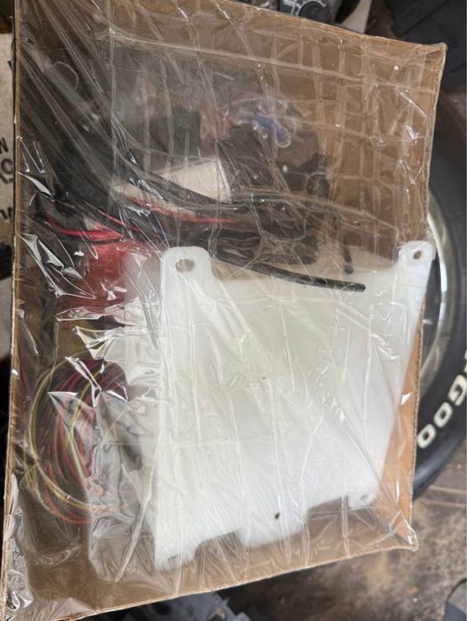 AEM 30-3300 Комплект впрыска вода / метанол V3