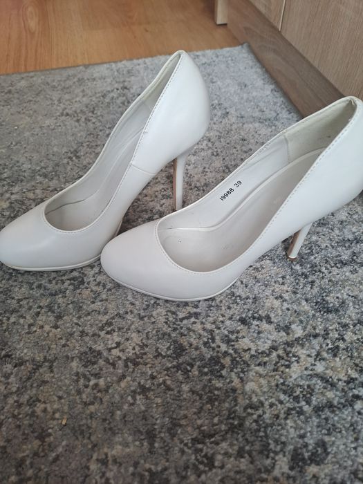 #120 Buty białe 10cm szpilki