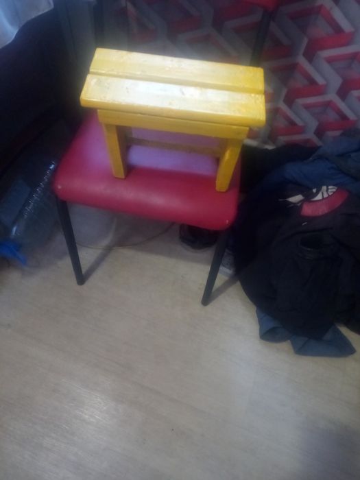 Деревянный стульчик