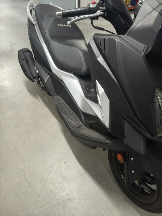 Scooter Cruisym 125