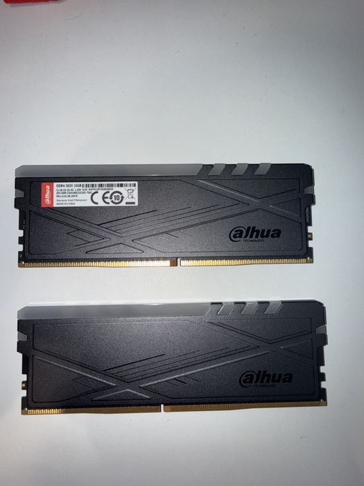 2x 16 GB RAM DDR4 3600 MHz RGB – Alhua Technology – Stan BDB!