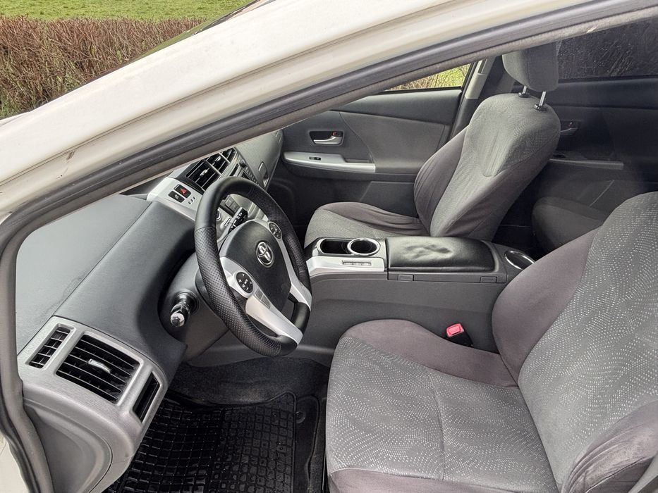 Toyota prius plus