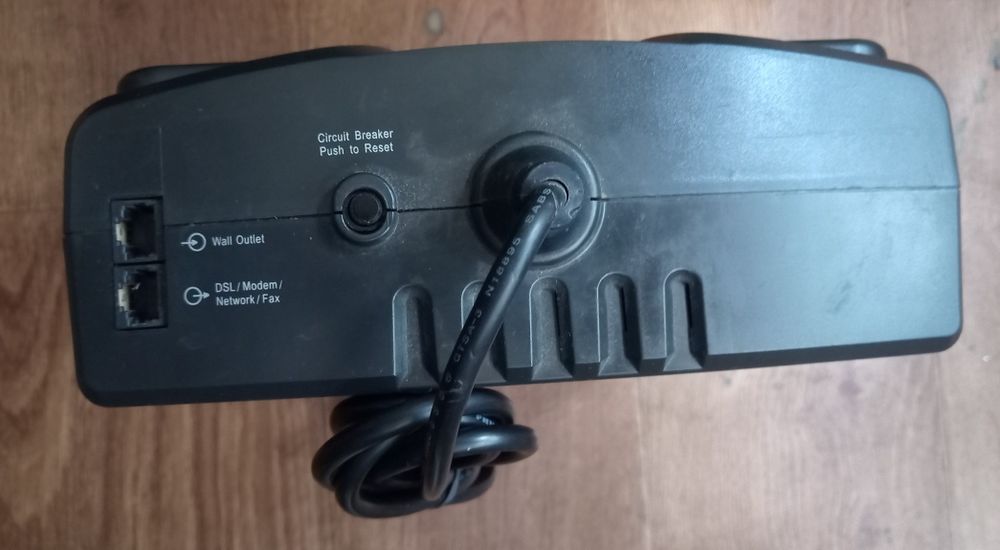 Безперебійни блок живлення APC back-UPS ES400