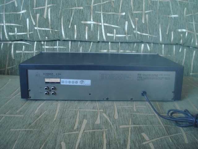Продам кассетный магнитофон Luxman
