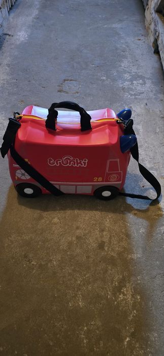 Walizka Jeżdżąca Trunki