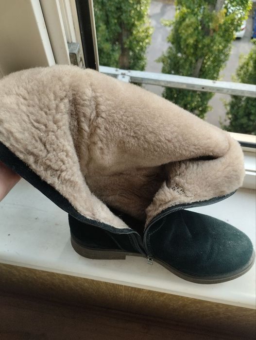 Натуральные замшевые сапоги