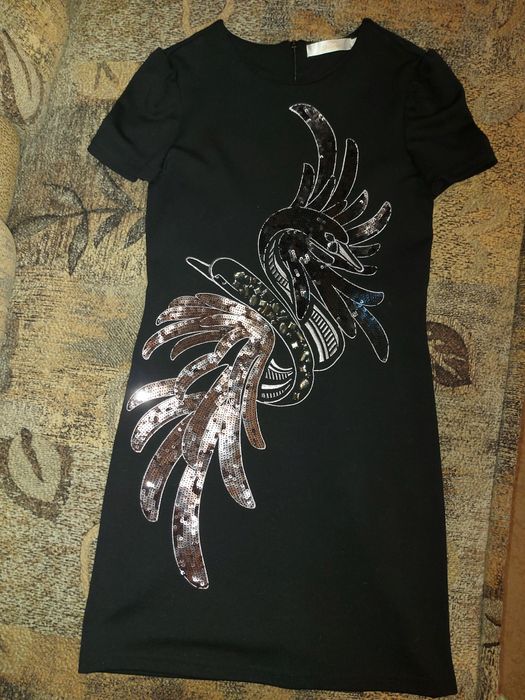 Продам красивые платья для девочки