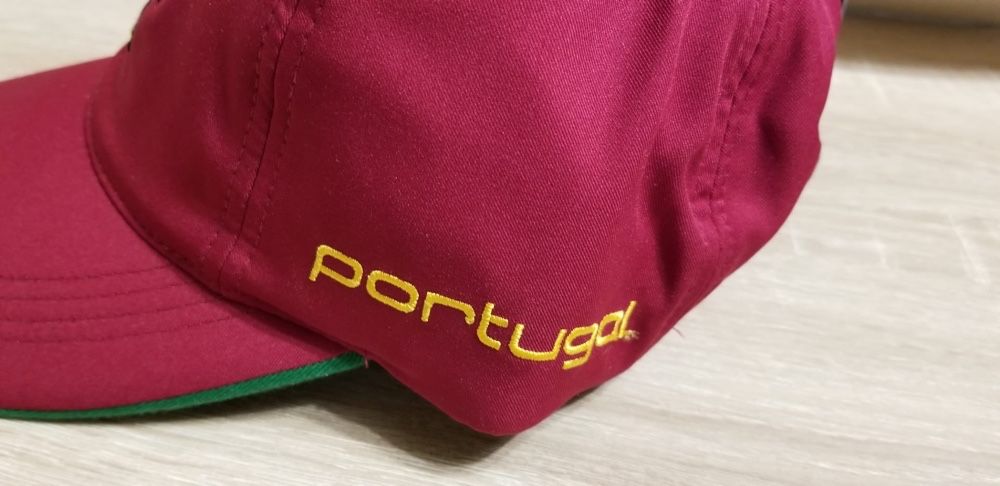 Bone oficial Euro 2004