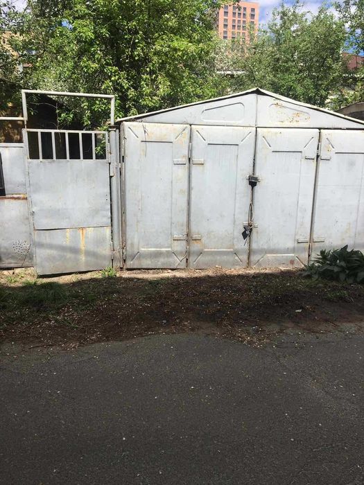 Продаж будинку по пров. Щусєва, 9. Без комісії.