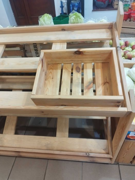 Sprzedam regały i skrzynki