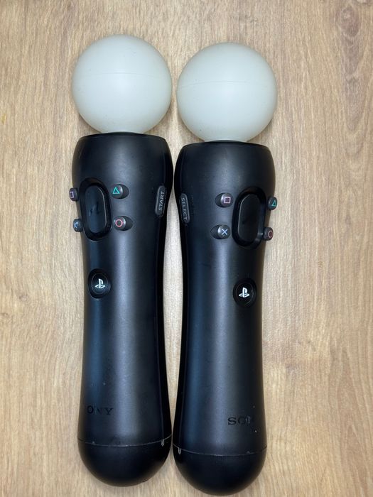 PSVR v1 + 2 motion controller stan bardzo dobry.