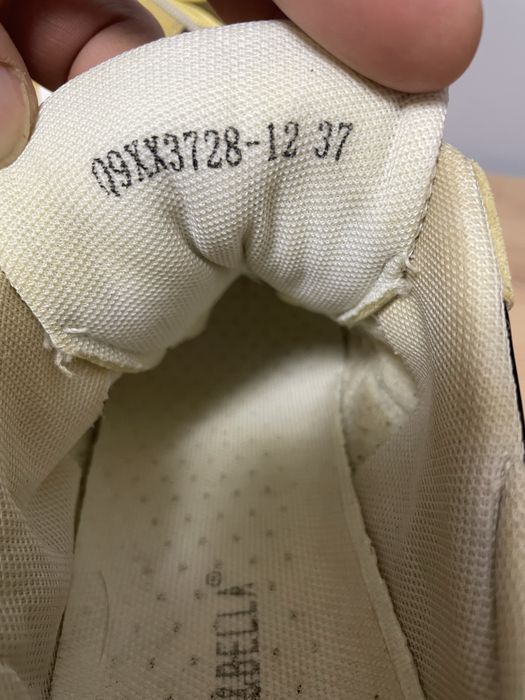 Кросівки жіночі 37 розмір