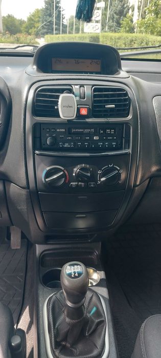 Mitsubishi space star 2003