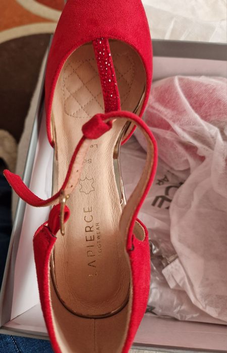 Sapatos Lapierce, novos em caixa